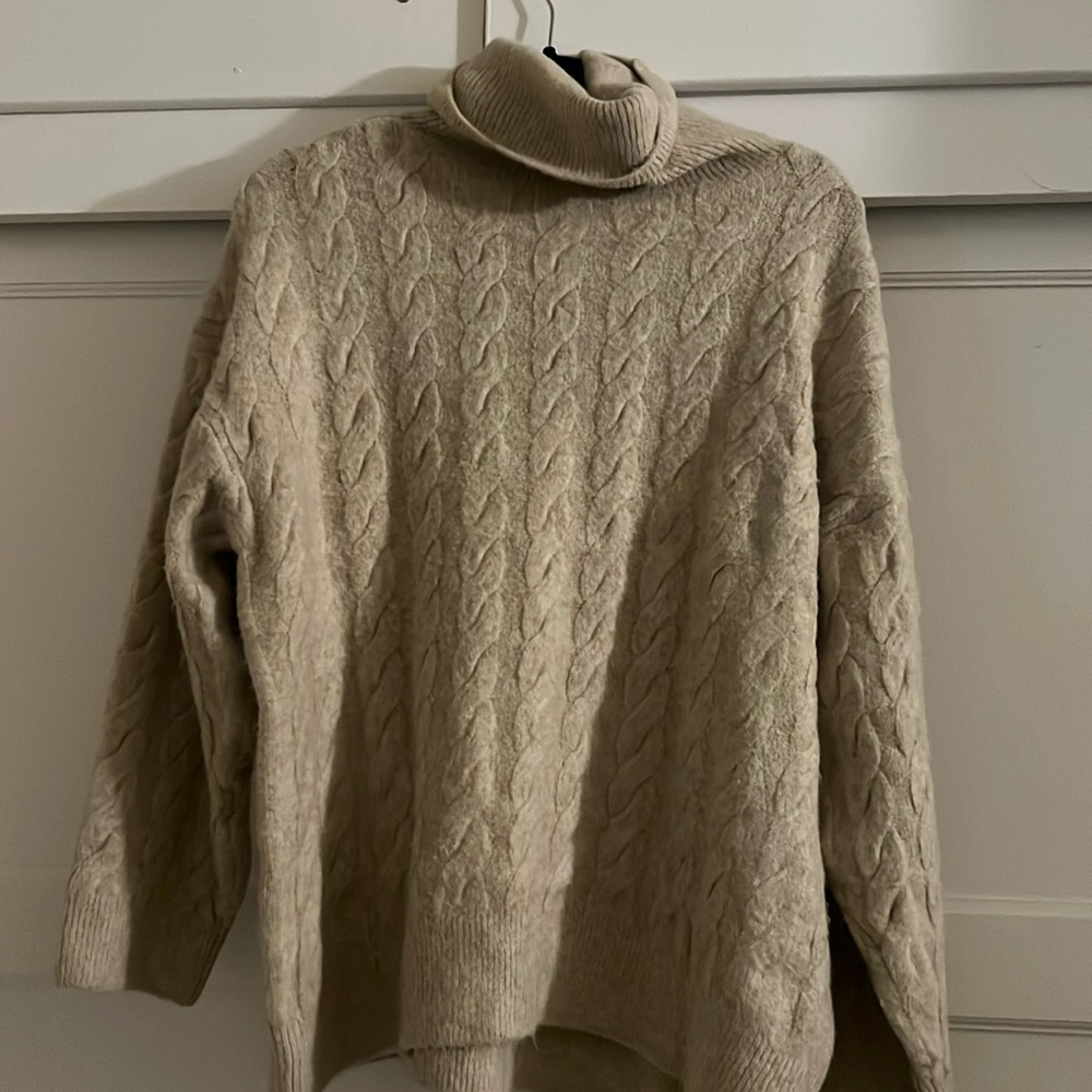 Chunky oversized knit sweater H&M size medium